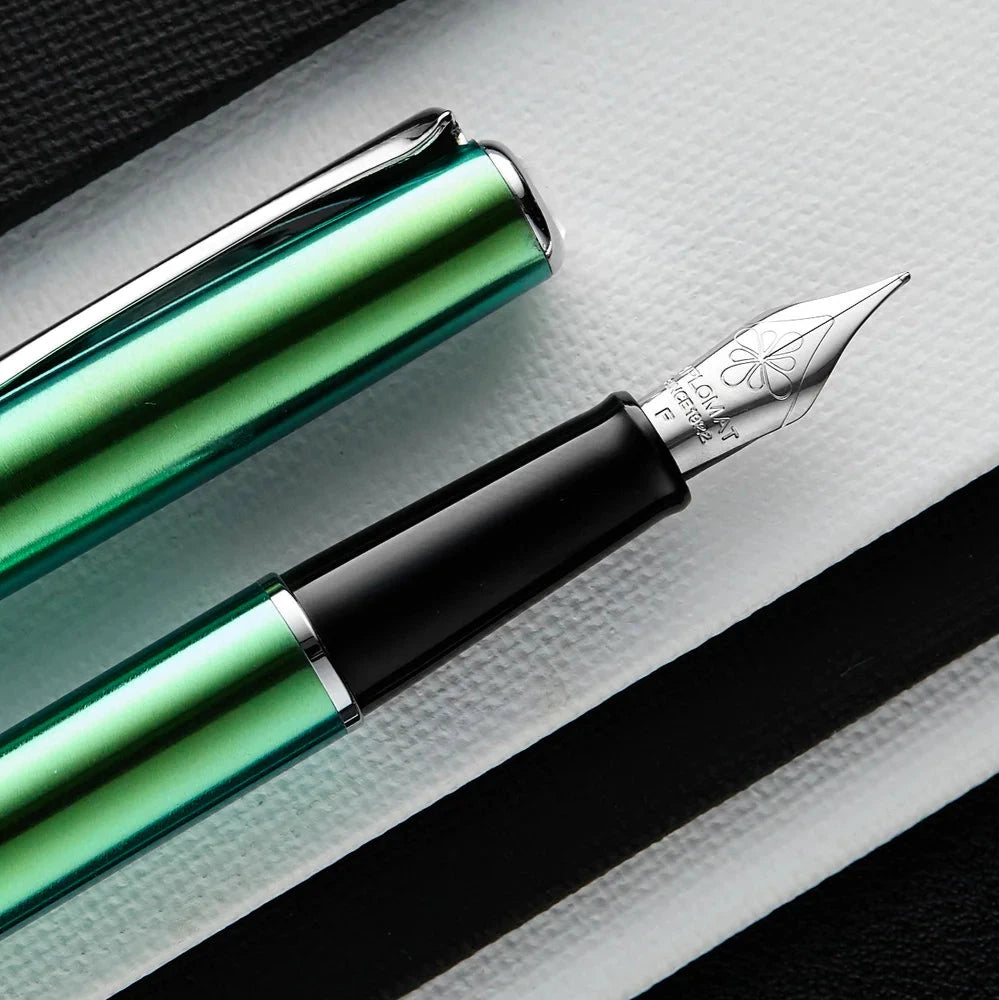 Traveller | Fine Nib - FUNKY GREEN #D40710023